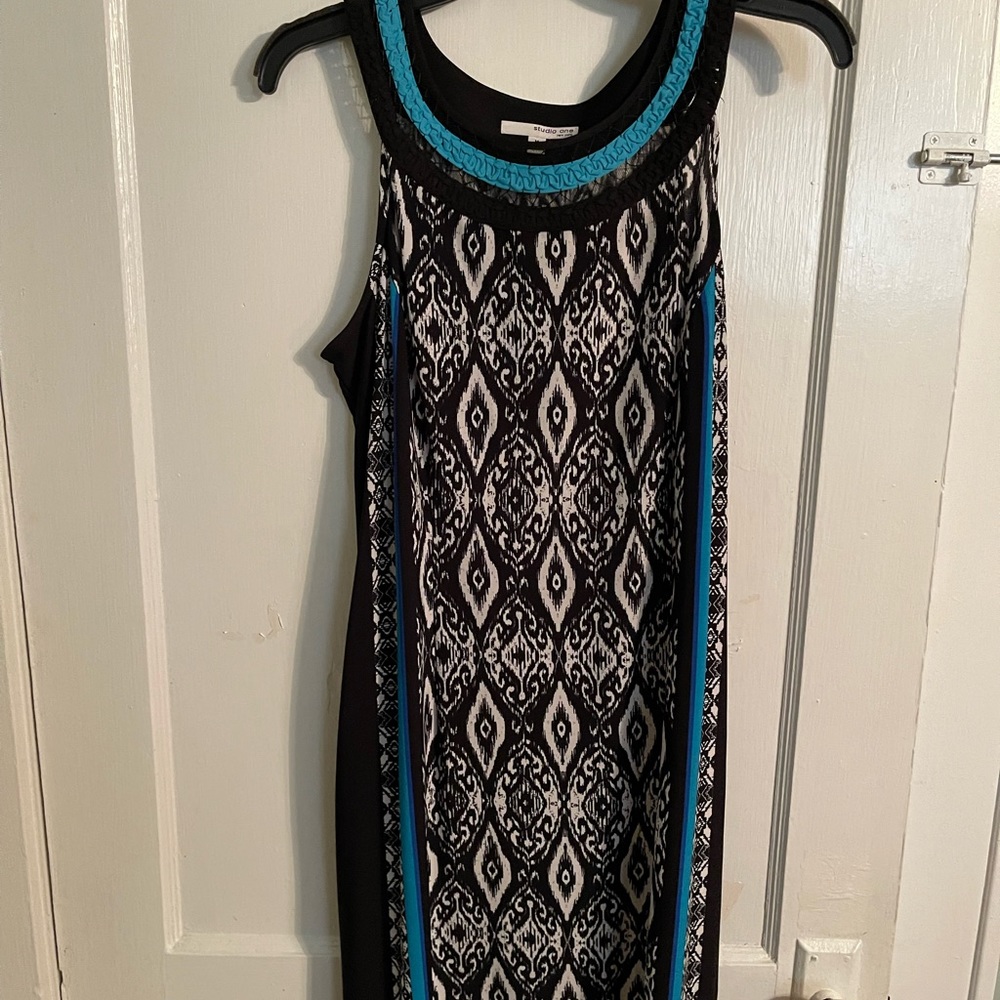 Women’s dress size M